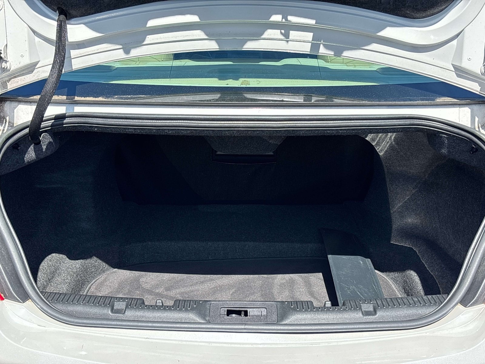 Used 2013 Lincoln MKS AWD image 13