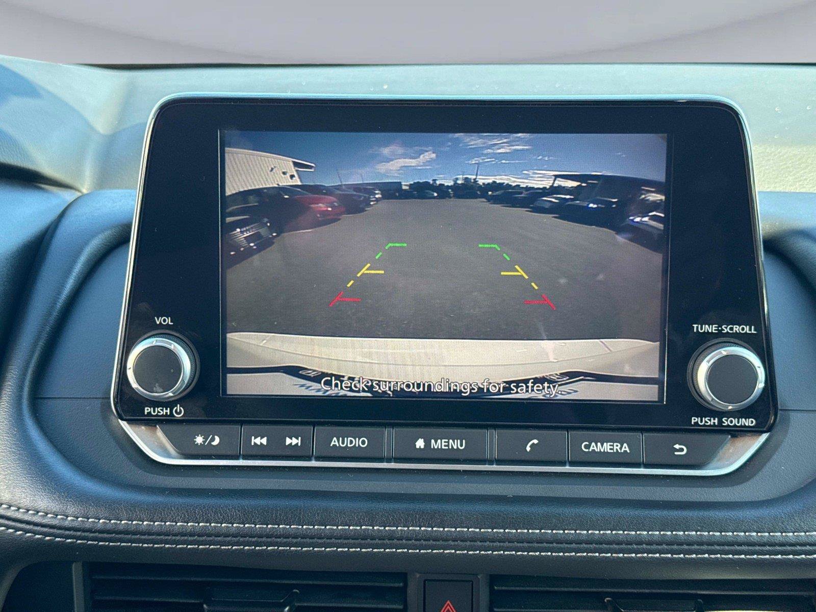 Used 2024 Nissan Rogue S FWD image 22