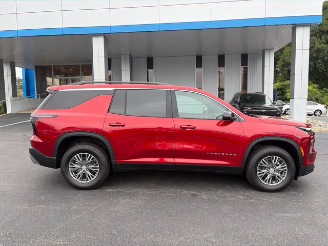 New 2027 Chevrolet Traverse LT w/ LPO, Cargo Package FWD image 18