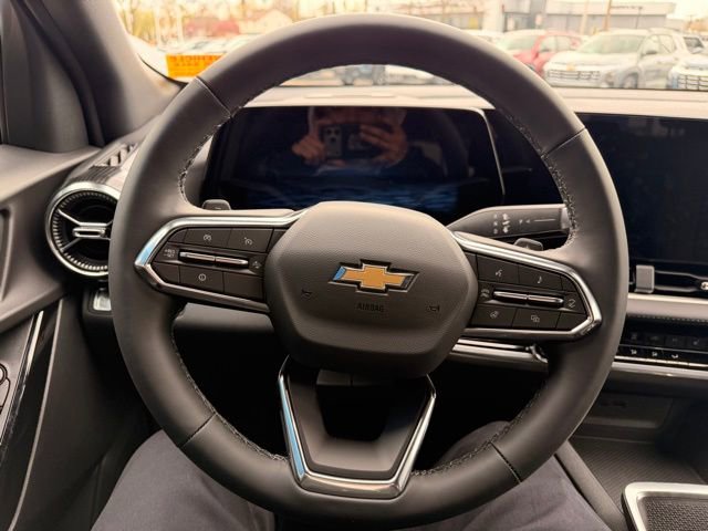 Certified 2026 Chevrolet Equinox LT w/ Safety and Technology Package AWD/4WD image 40