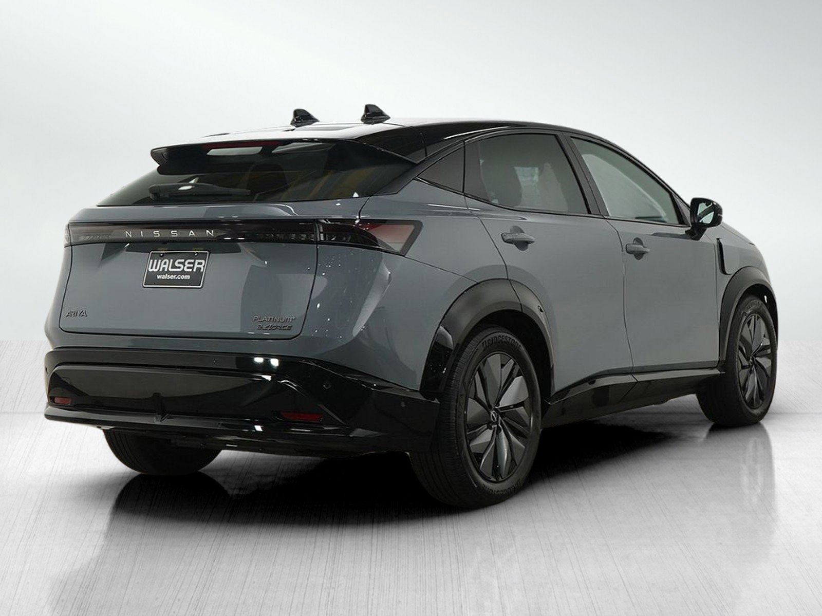 Used 2024 Nissan Ariya AWD image 5