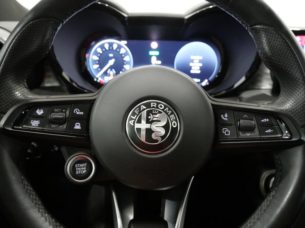 Used 2024 Alfa Romeo Tonale Ti AWD/4WD image 17