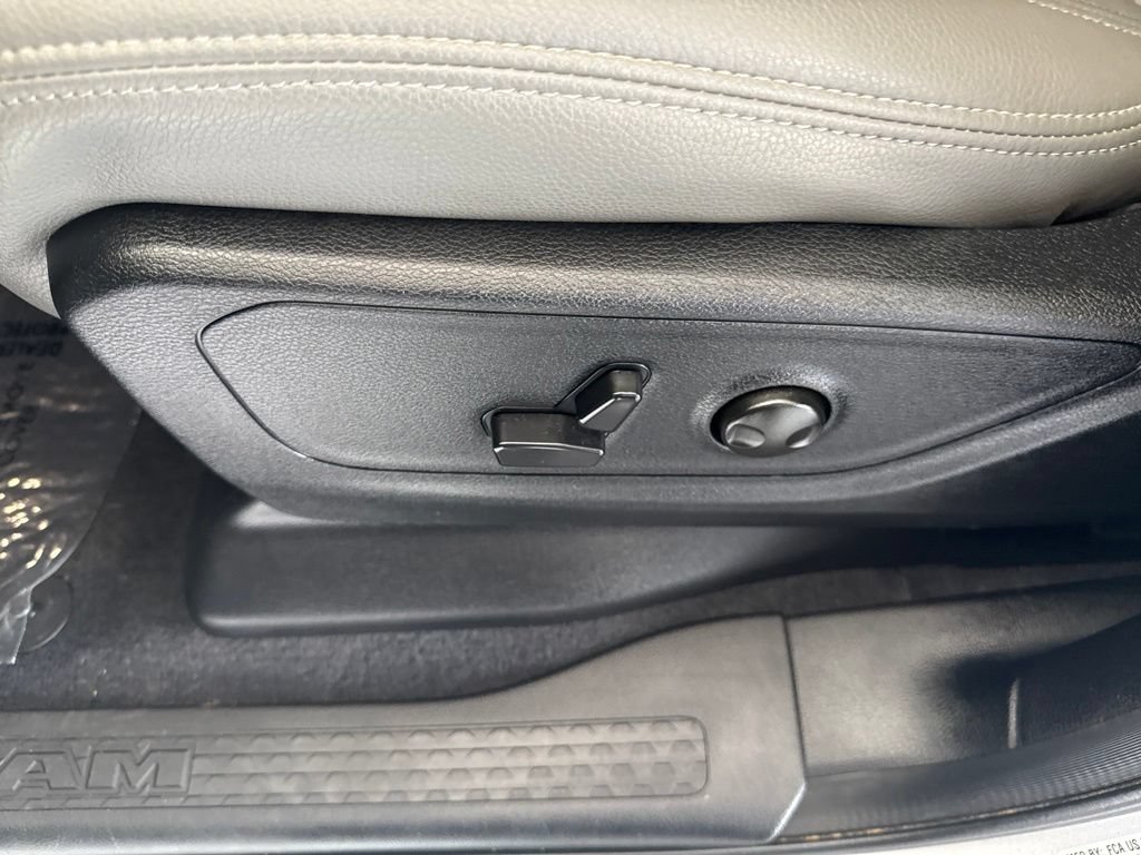 Used 2025 RAM 1500 Big Horn AWD/4WD image 21