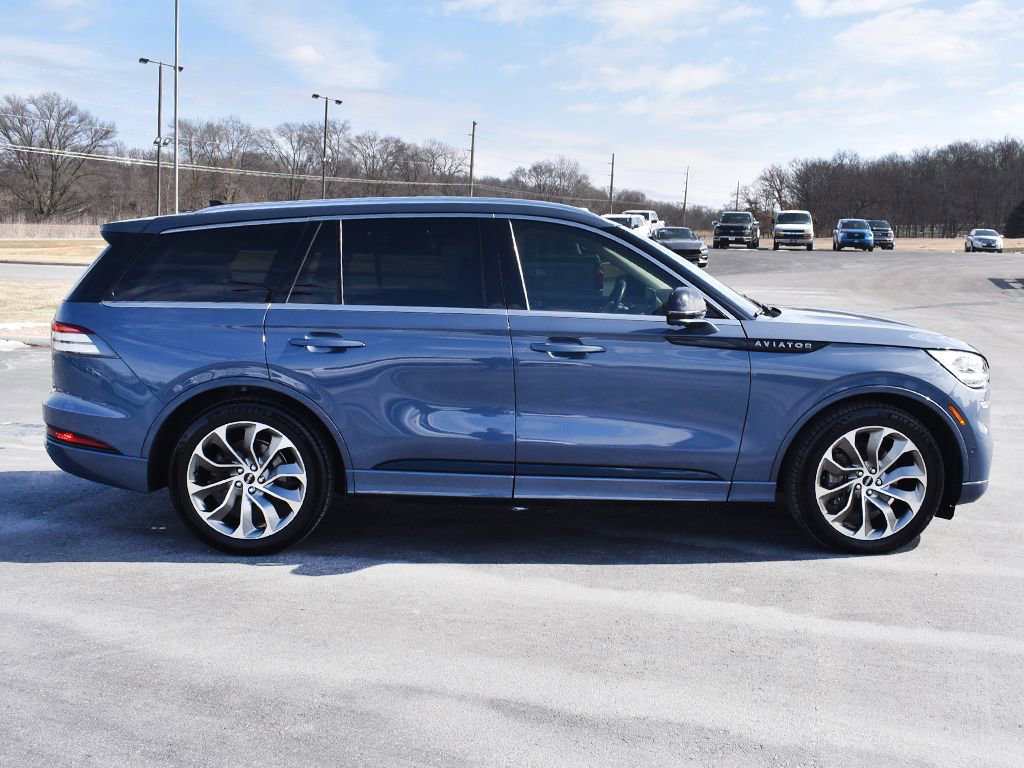 Used 2021 Lincoln Aviator Grand Touring w/ Equipment Group 301A AWD/4WD image 16