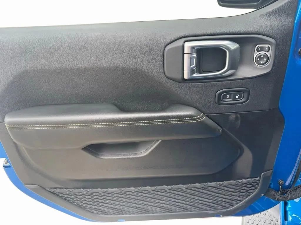 Used 2024 Jeep Wrangler Sahara w/ Technology Group image 15