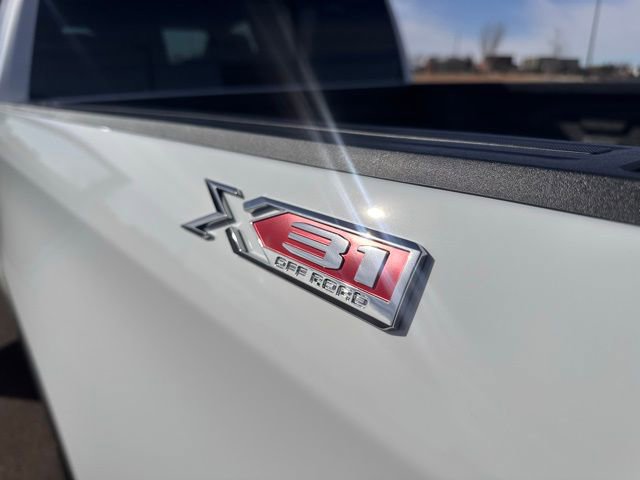 New 2026 GMC Sierra 1500 SLT image 10