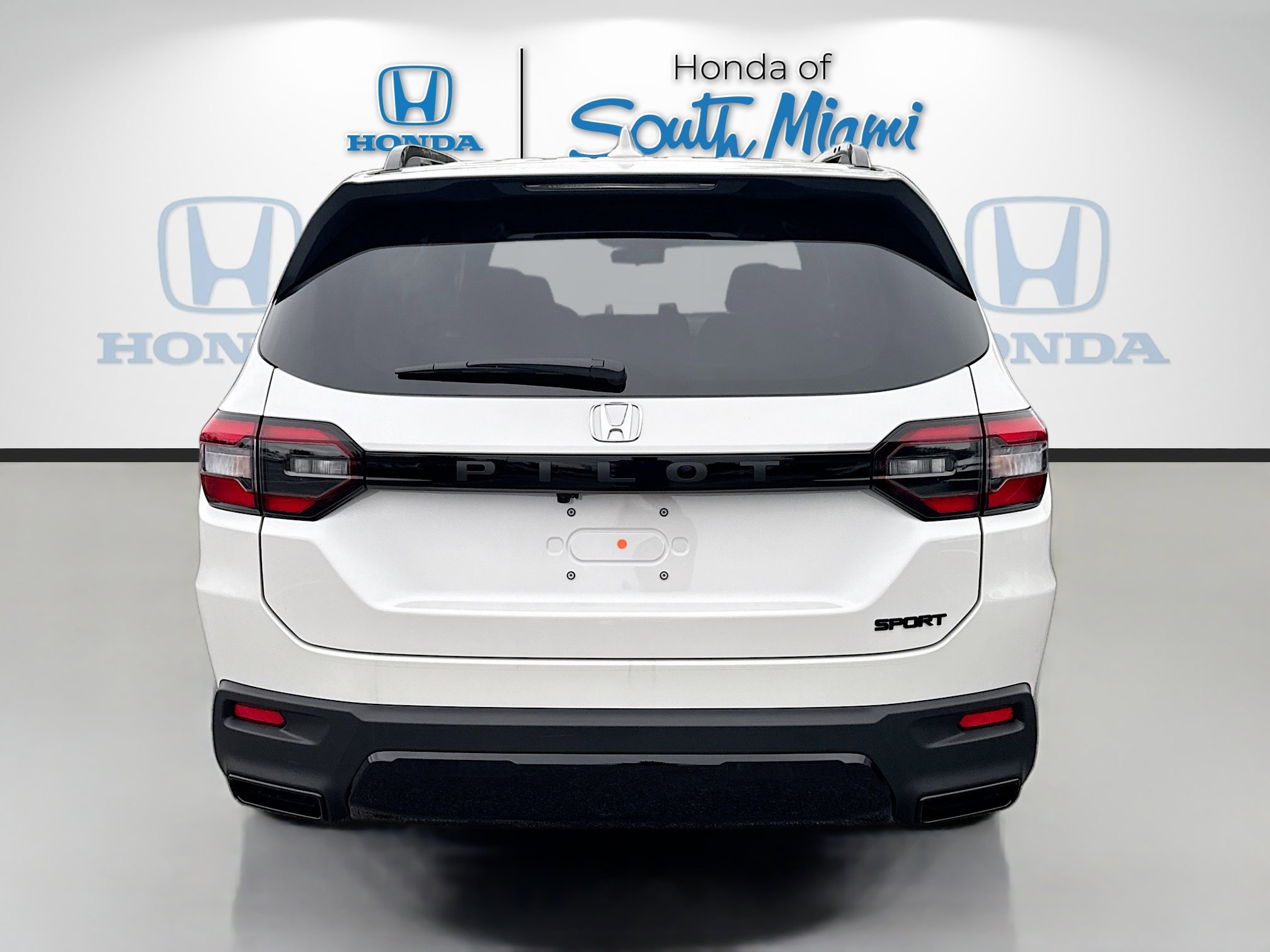 New 2026 Honda Pilot Sport image 5