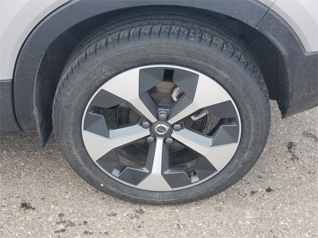 Used 2025 Volvo XC40 B5 Core w/ Protection Package Premier image 7