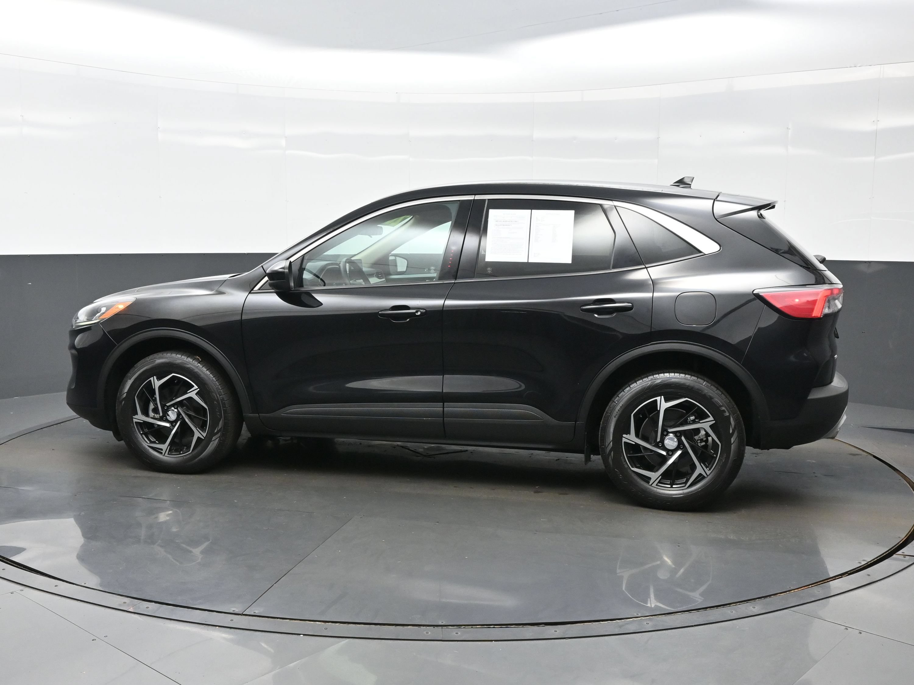 Used 2020 Ford Escape SE AWD/4WD image 3