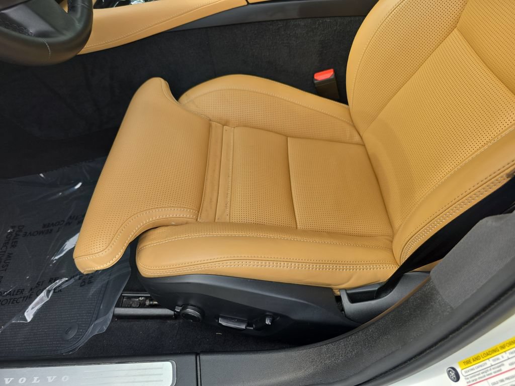 Used 2025 Volvo V90 B6 Cross Country Ultra AWD/4WD image 20