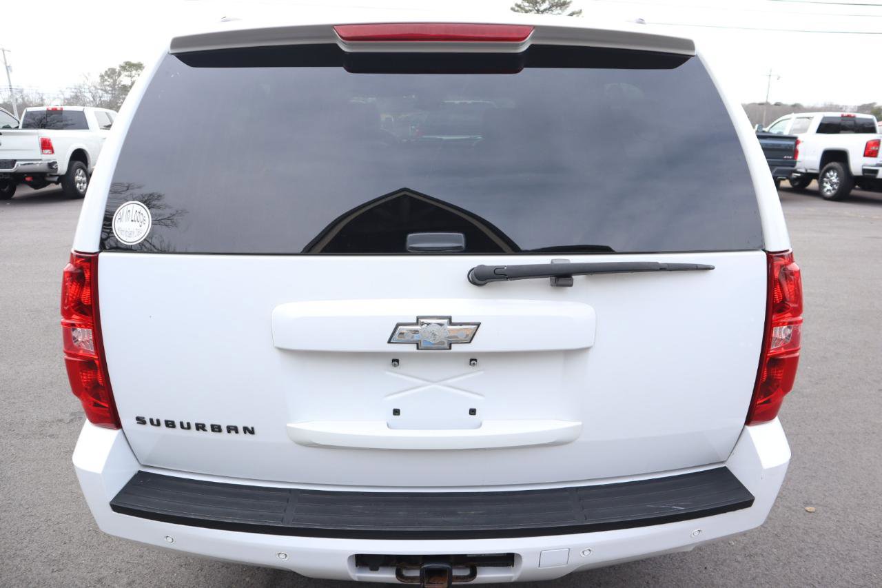 Used 2010 Chevrolet Suburban LT w/ Luxury Package AWD/4WD image 8