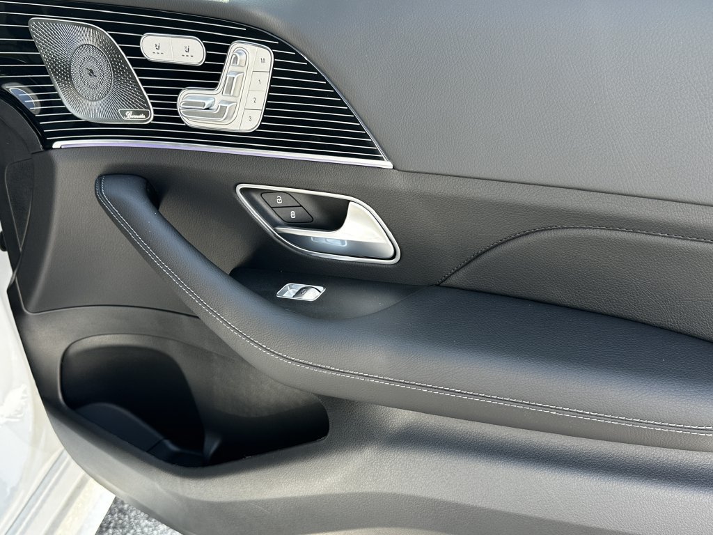 New 2026 Mercedes-Benz GLS 450 4MATIC image 16