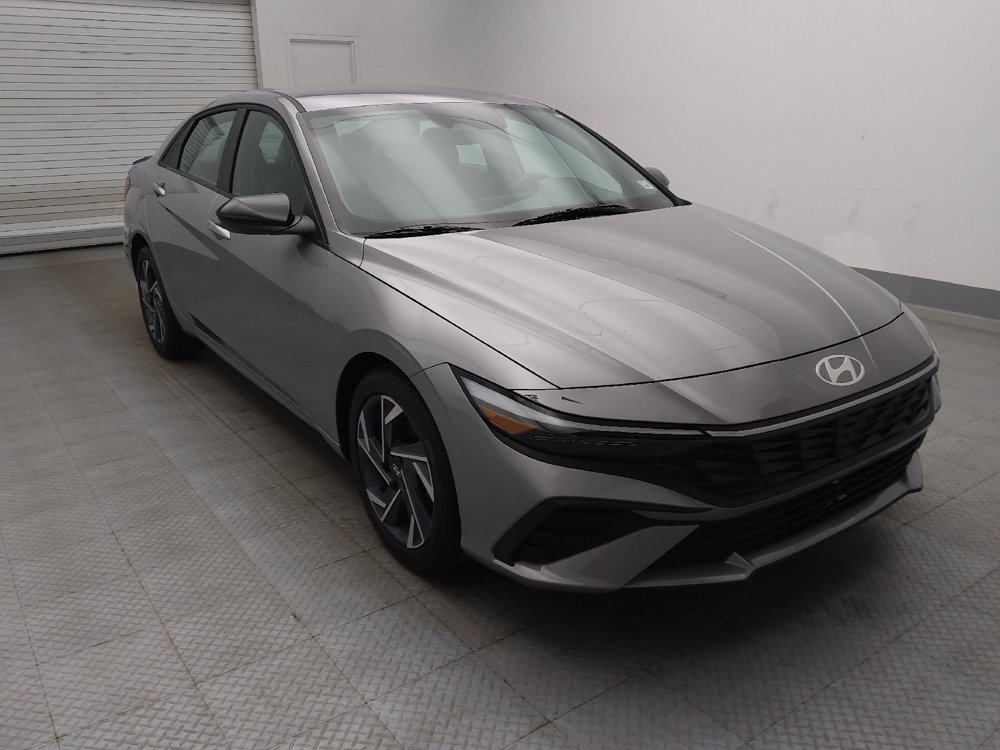Used 2025 Hyundai Elantra Sport w/ Cargo Package FWD image 13