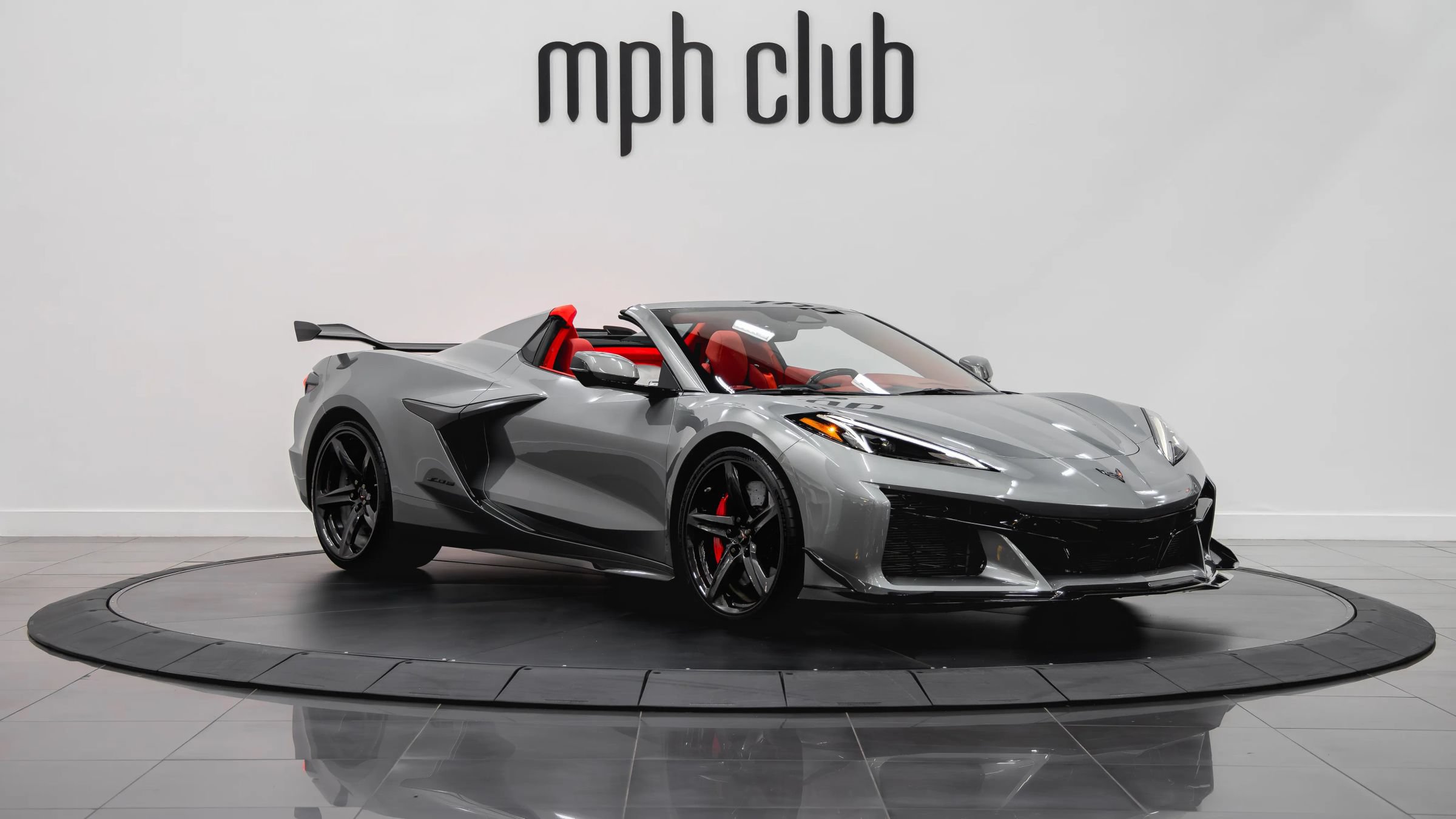 Used 2024 Chevrolet Corvette Z06 w/ Z07 Performance Package RWD image 11