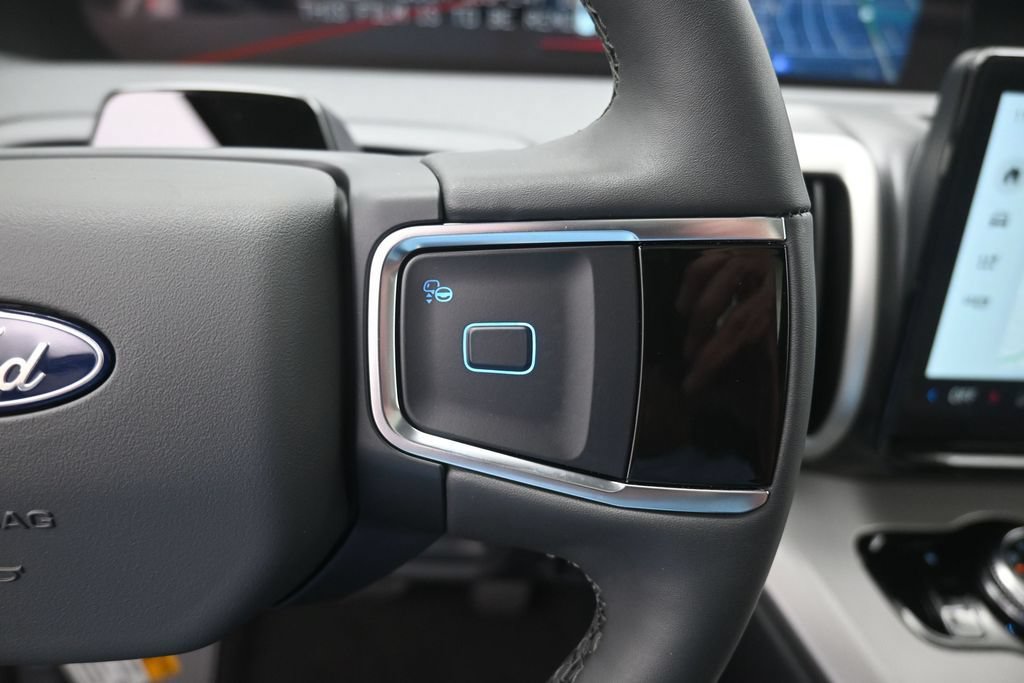 New 2026 Ford Expedition Active RWD image 7