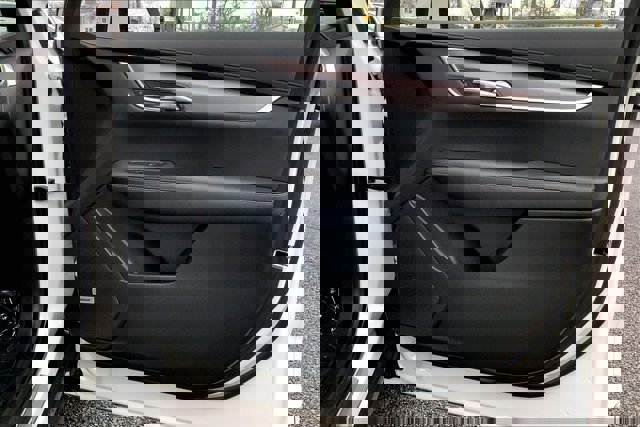 Used 2023 Cadillac XT6 Luxury image 24