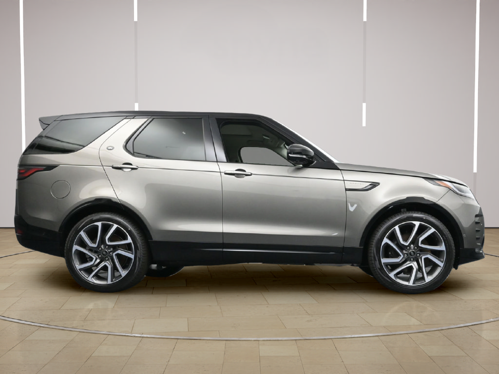 Used 2025 Land Rover Discovery Dynamic SE AWD/4WD image 28
