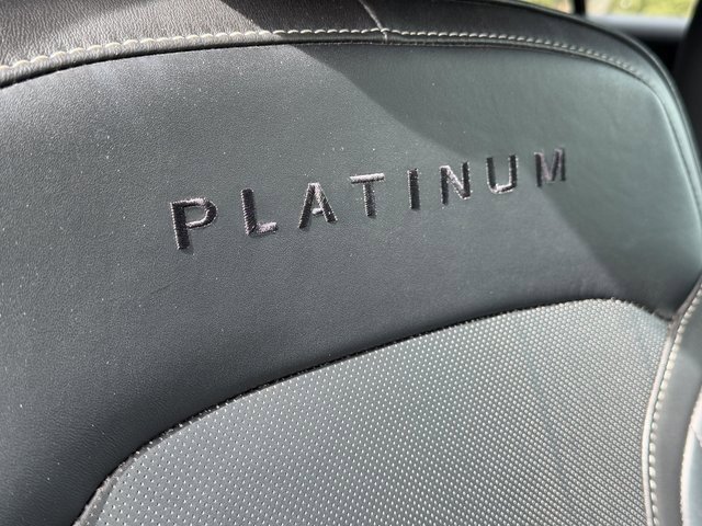 Used 2018 Ford Explorer Platinum image 17