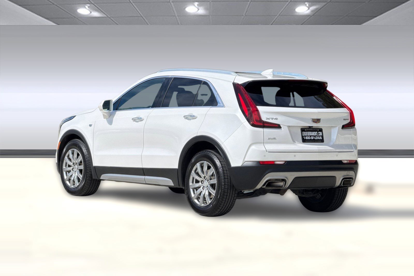 Used 2019 Cadillac XT4 Premium Luxury w/ Technology Package image 3