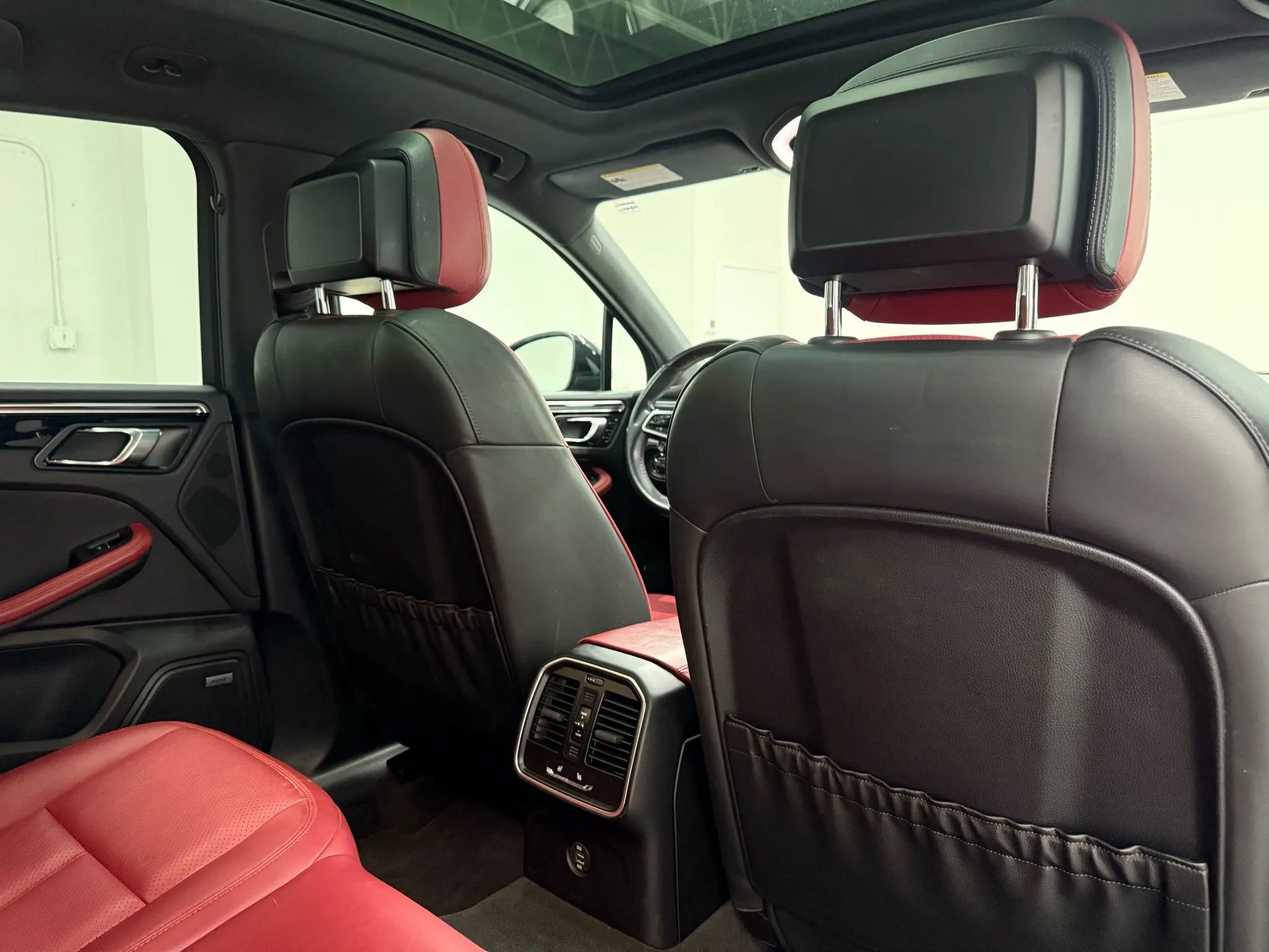 Used 2019 Porsche Macan Sport Edition image 13