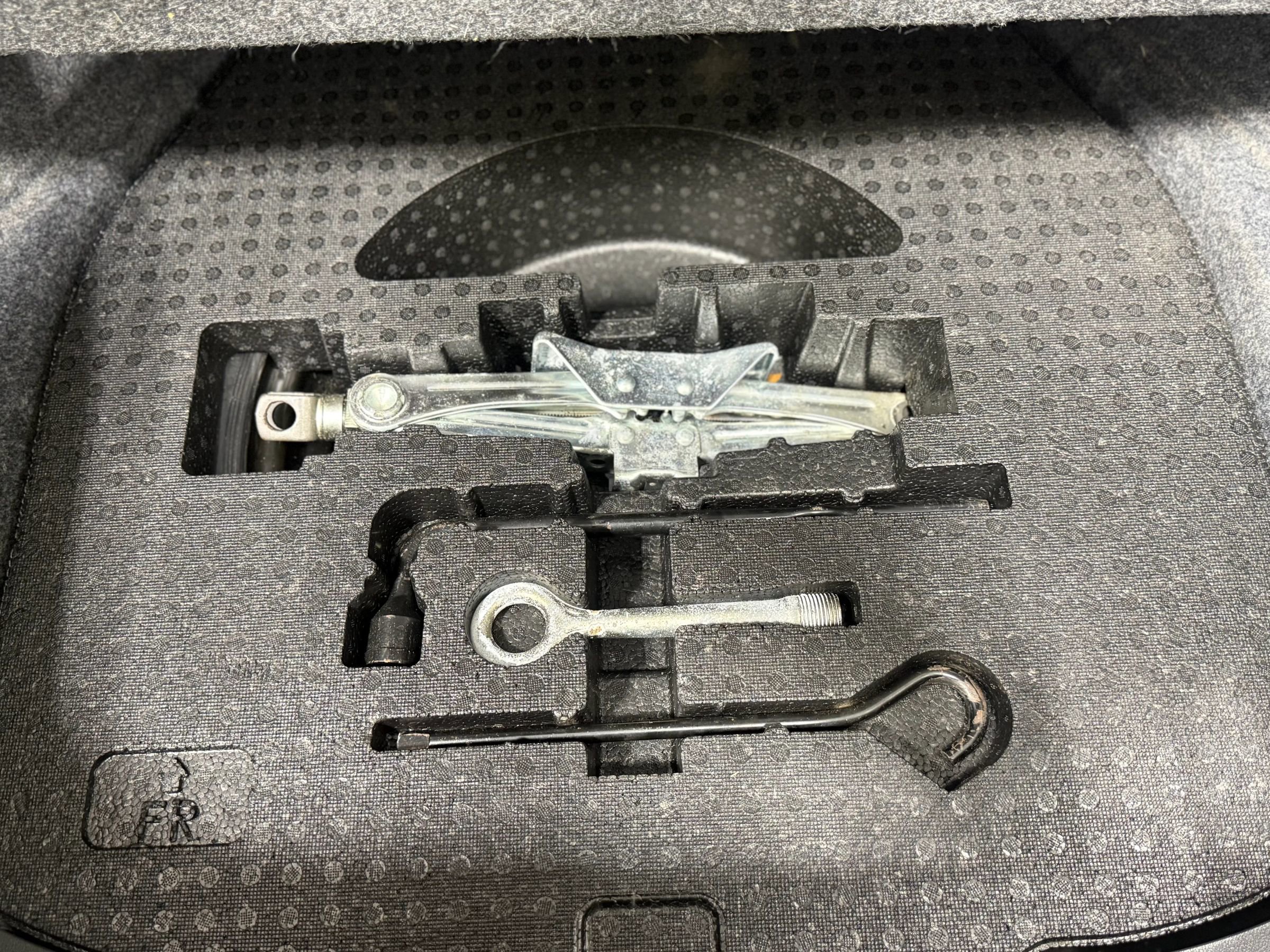 Used 2012 Acura TL Sedan 4D image 38