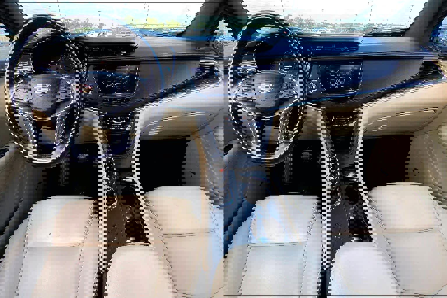 Used 2018 Cadillac XT5 FWD image 14