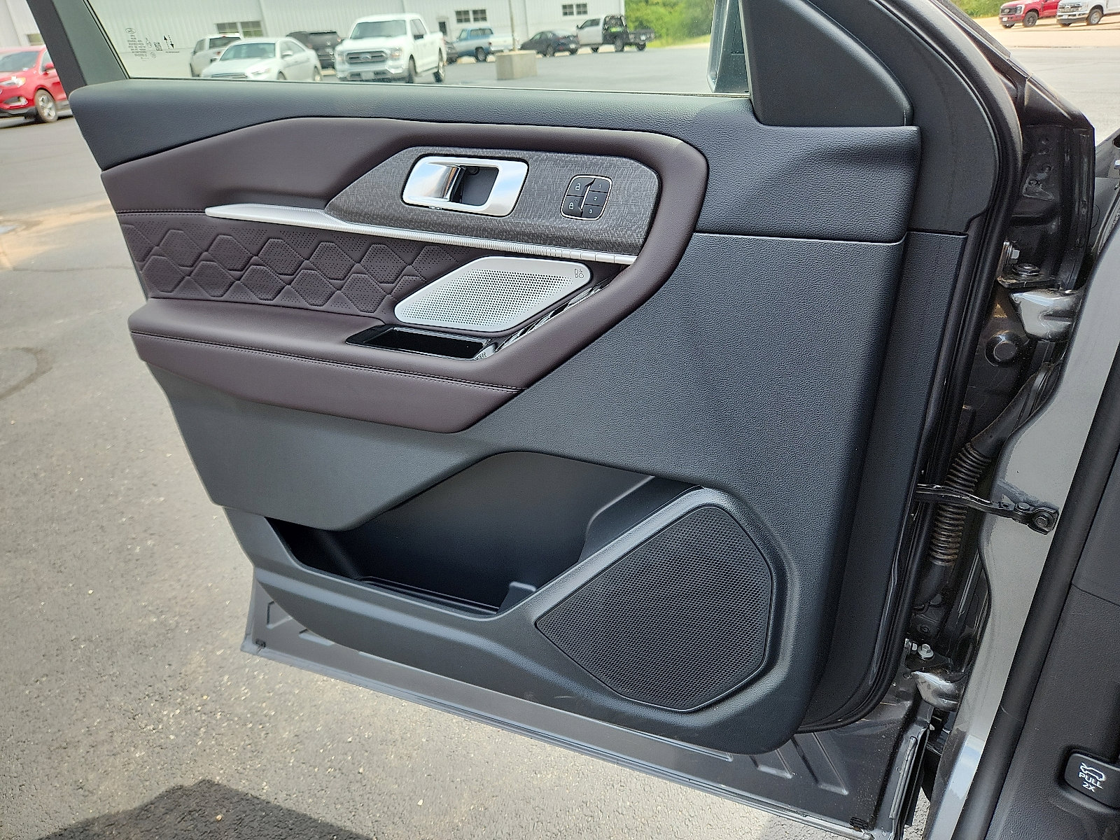 New 2025 Ford Explorer Platinum w/ Ultimate Package image 14