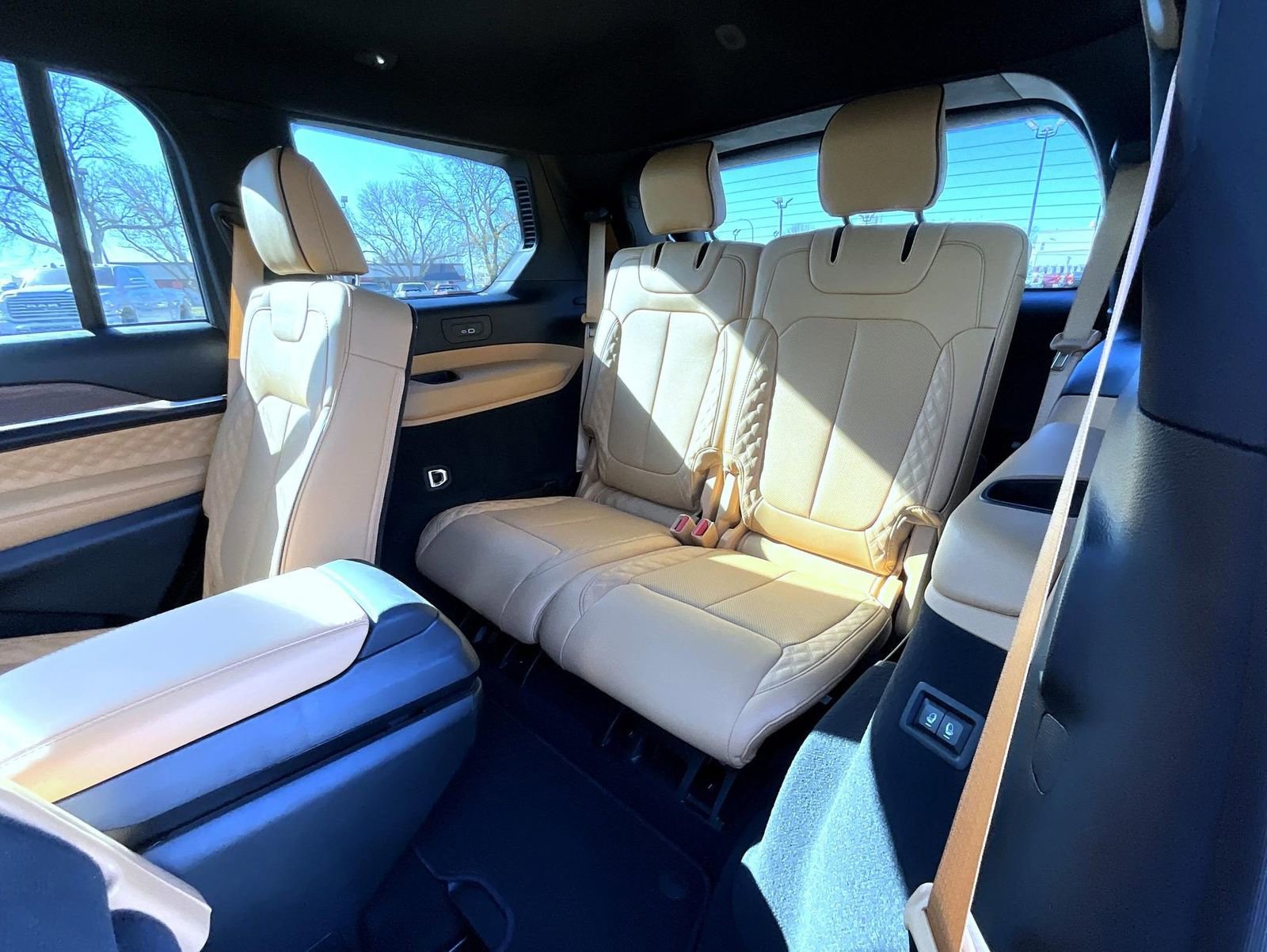 Certified 2025 Jeep Grand Cherokee L Summit w/ Obsidian Package image 23