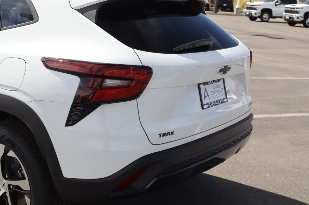 New 2026 Chevrolet Trax RS w/ Driver Confidence Package FWD image 13