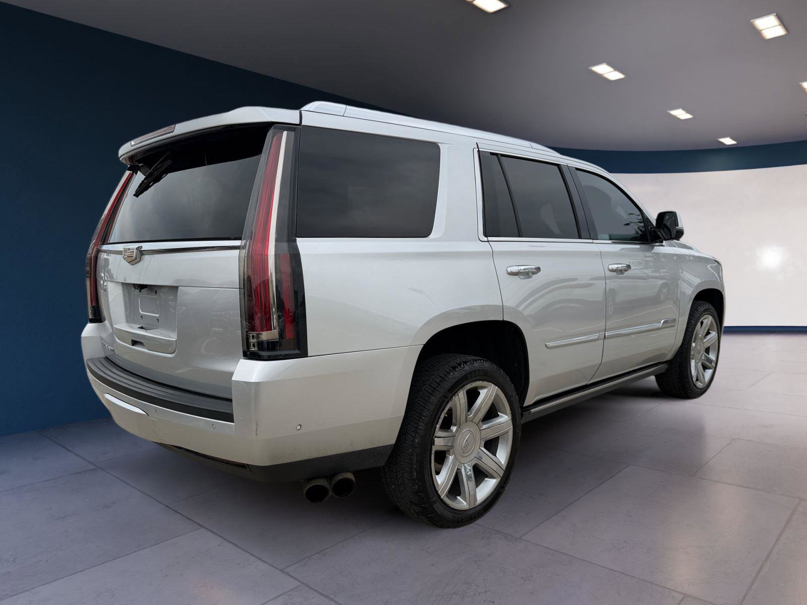 Used 2020 Cadillac Escalade Premium Luxury image 5
