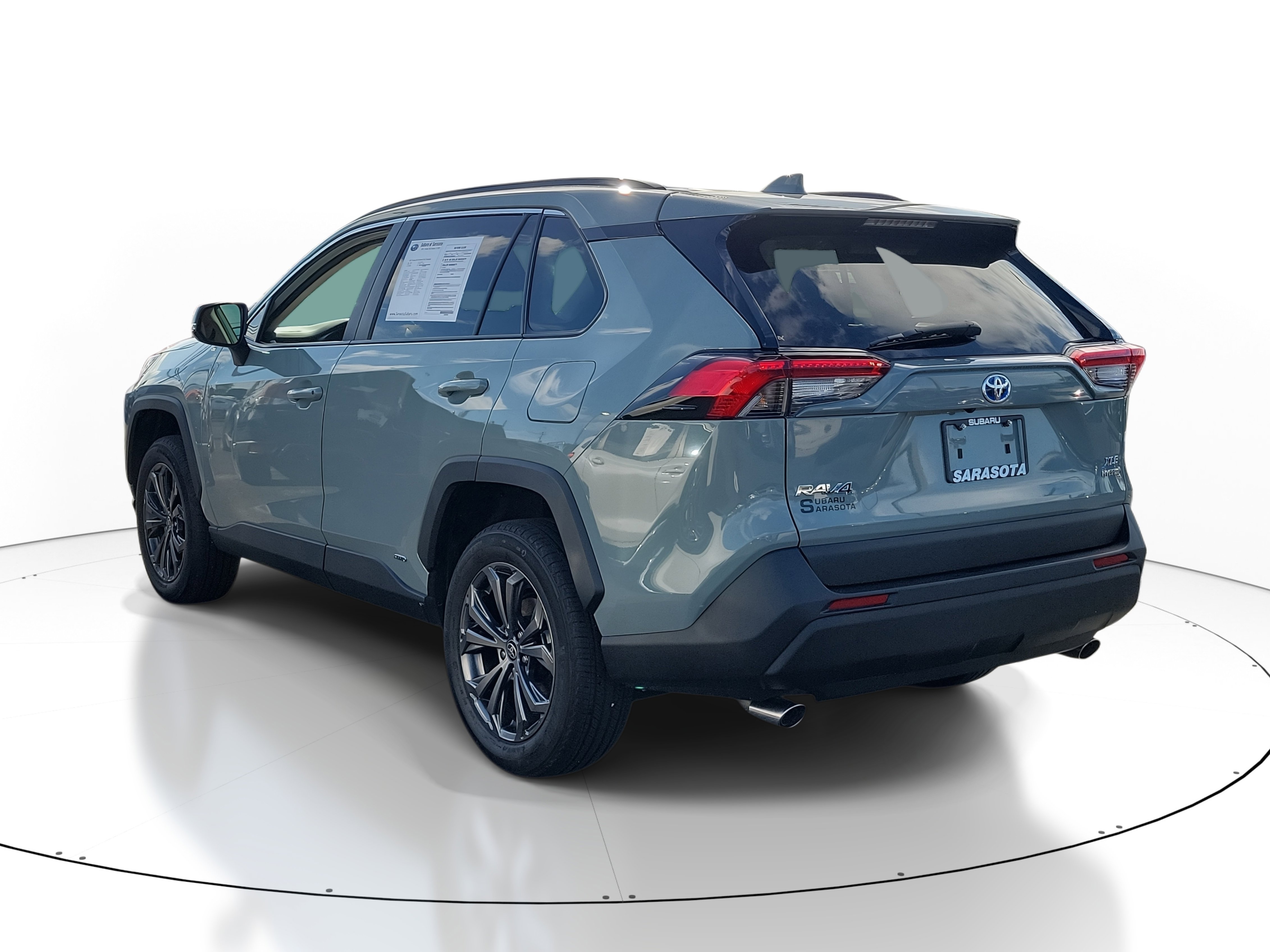 Used 2022 Toyota RAV4 XLE Premium image 4