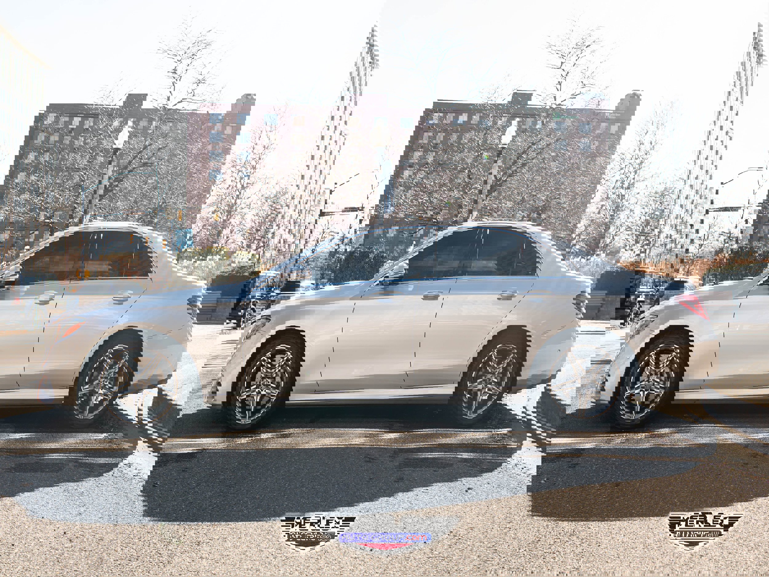 Used 2017 Mercedes-Benz E 300 image 4