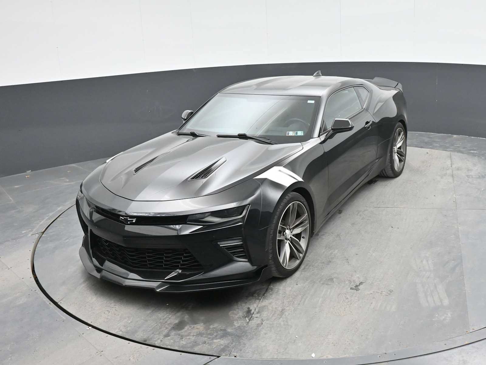 Used 2018 Chevrolet Camaro SS RWD image 16