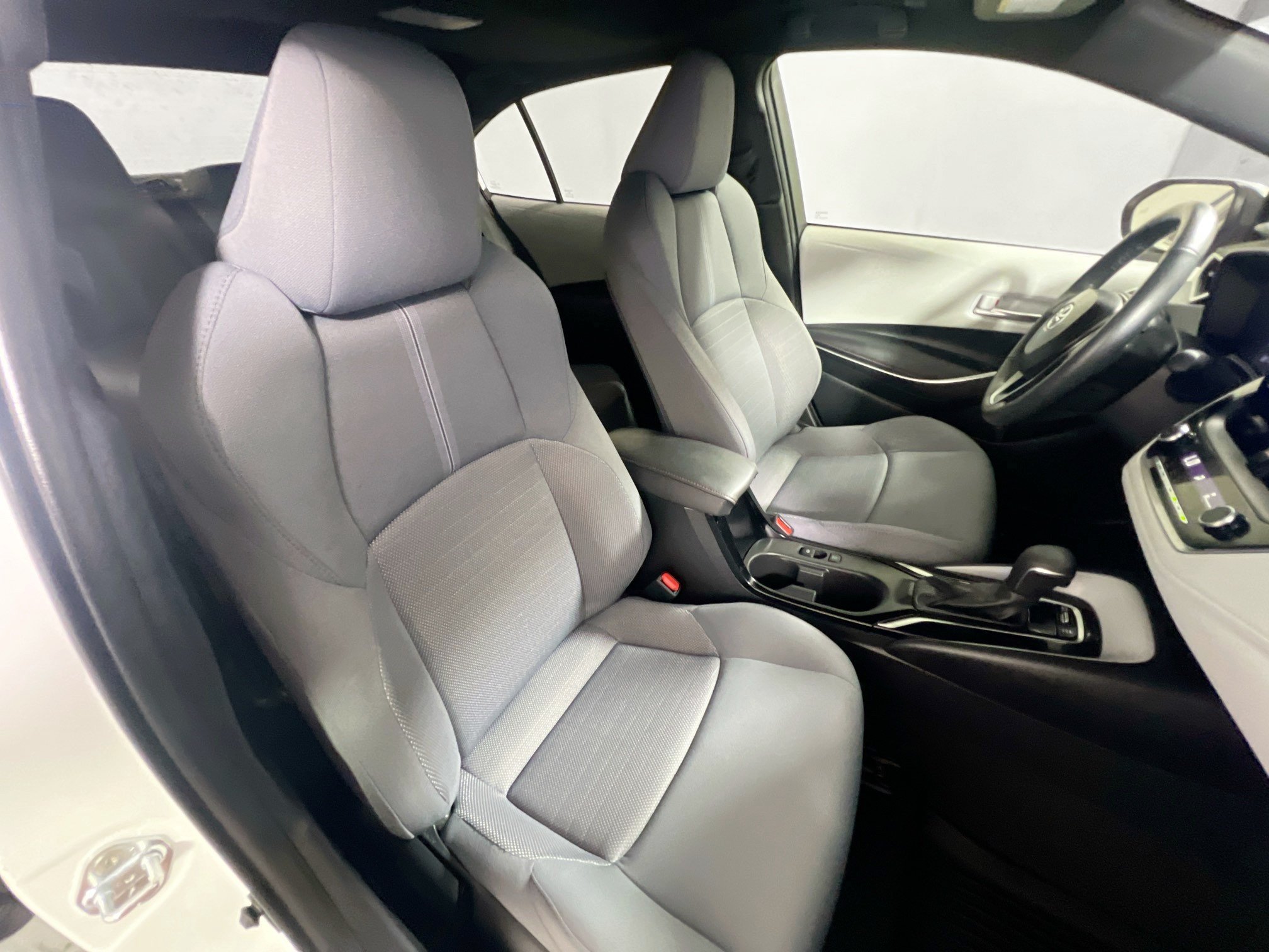 Used 2024 Toyota Corolla SE w/ SE Premium Package FWD image 30
