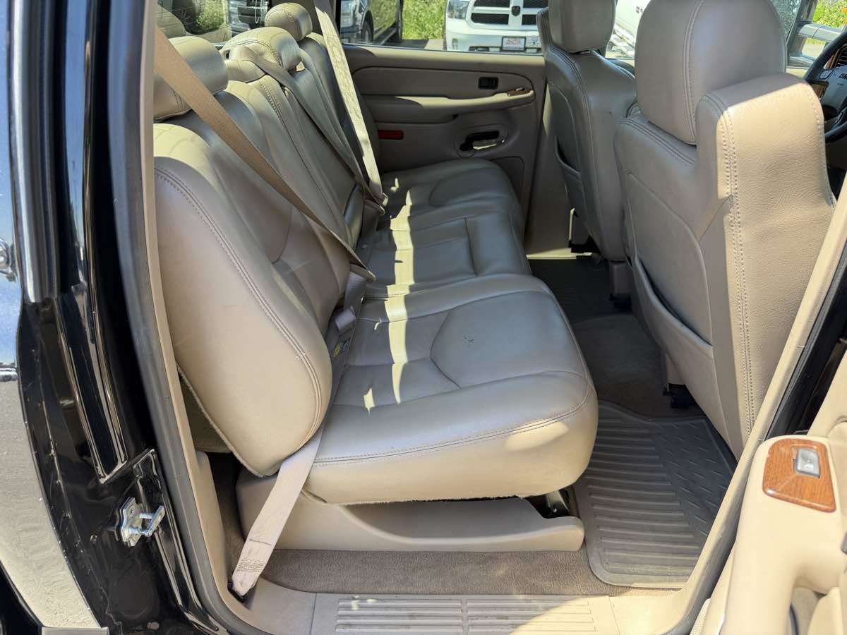 Used 2005 GMC Sierra 3500 SLT w/ Heavy-Duty Power Package AWD/4WD image 12