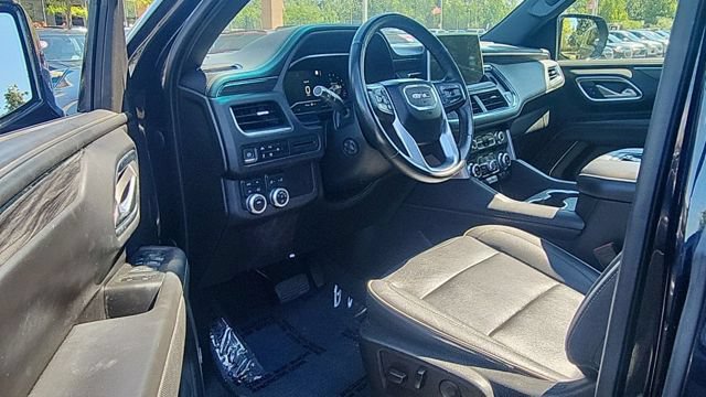 Used 2023 GMC Yukon XL SLT w/ SLT Premium Package AWD/4WD image 6