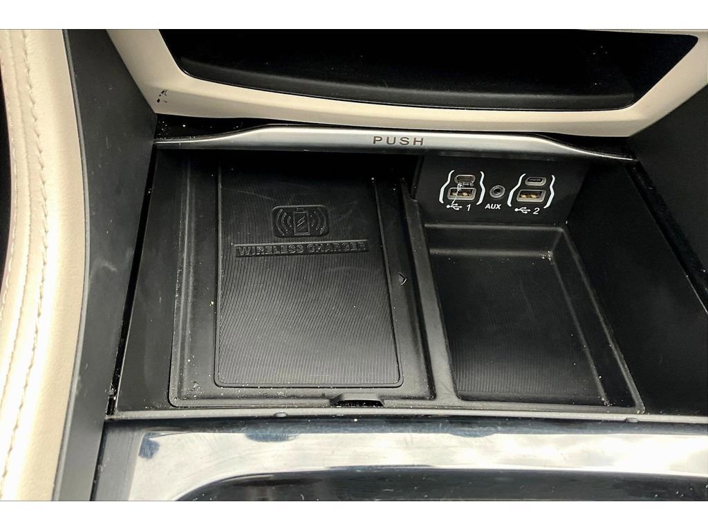 Used 2023 Chrysler Pacifica Limited image 29