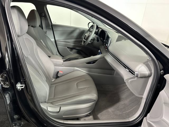 Used 2023 Hyundai Elantra SEL image 28