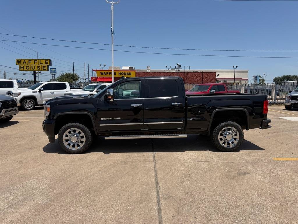 Used 2019 GMC Sierra 2500 Denali w/ Duramax Plus Package AWD/4WD image 5