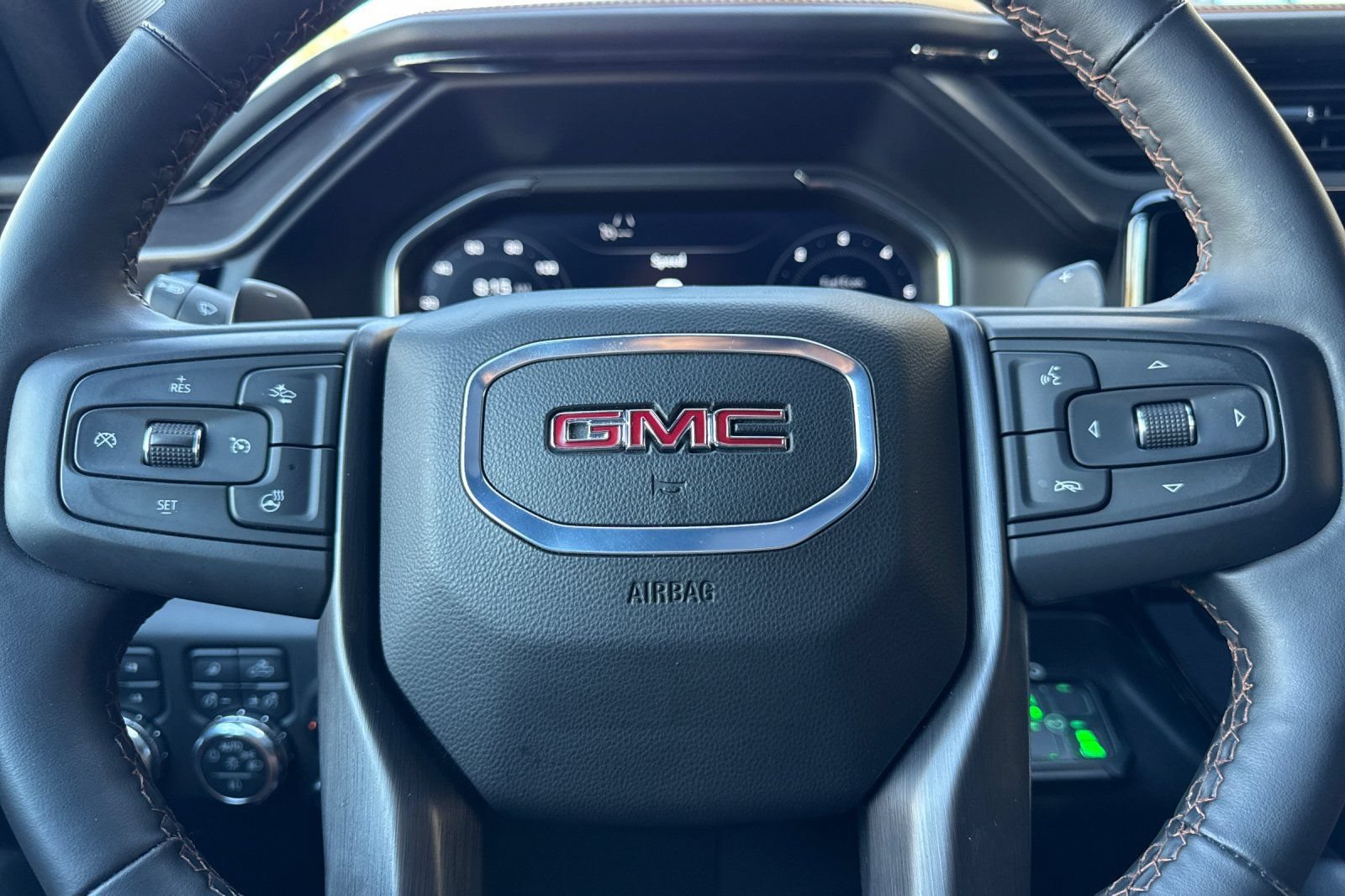 Used 2025 GMC Sierra 1500 AT4 w/ Technology Package AWD/4WD image 26