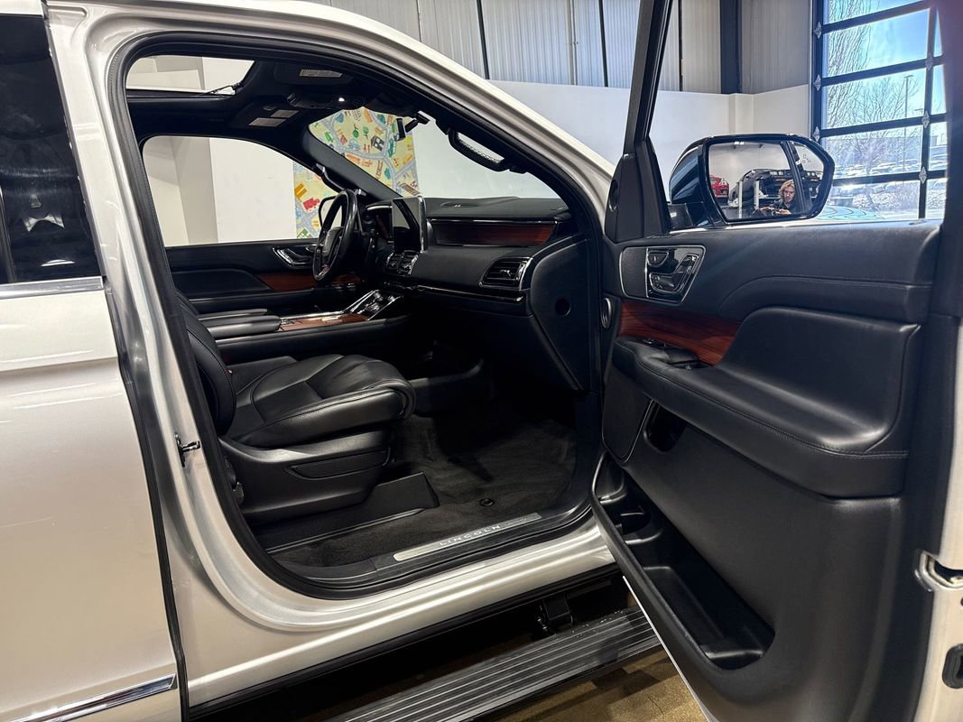 Used 2018 Lincoln Navigator Reserve w/ Technology Package image 59