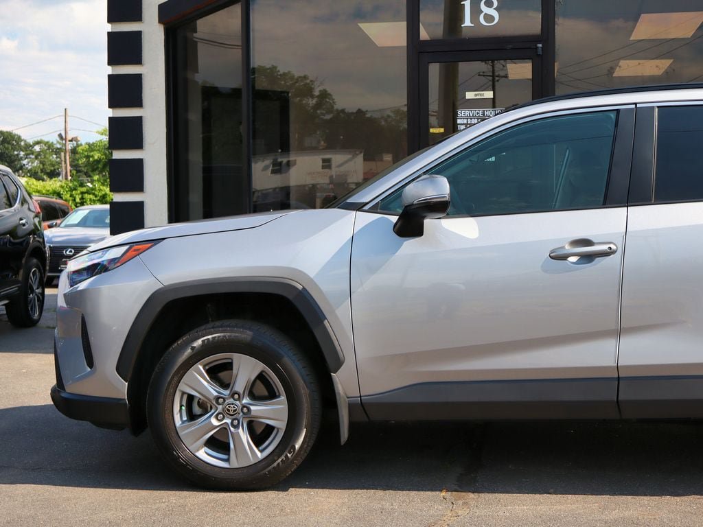 Used 2022 Toyota RAV4 XLE w/ Convenience Package AWD/4WD image 12