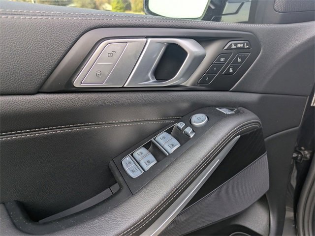 Used 2022 BMW X7 xDrive40i w/ Premium Package image 22