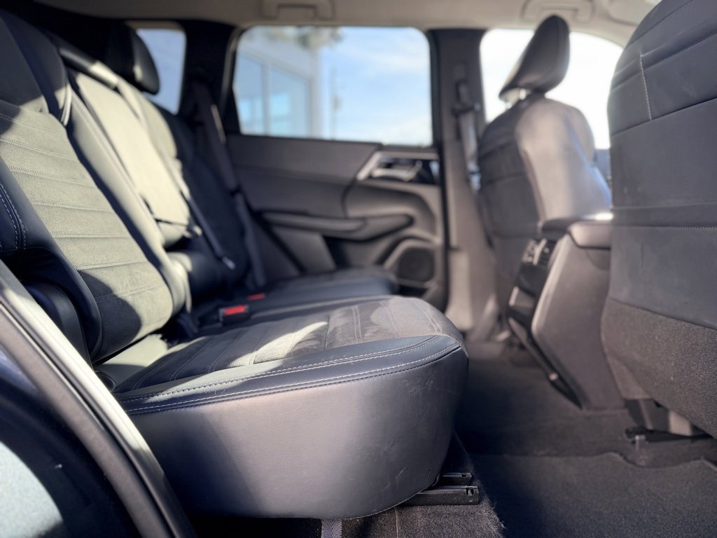 Used 2024 Mitsubishi Outlander SE image 18