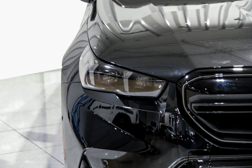 Used 2025 BMW M5 w/ Carbon Package image 51