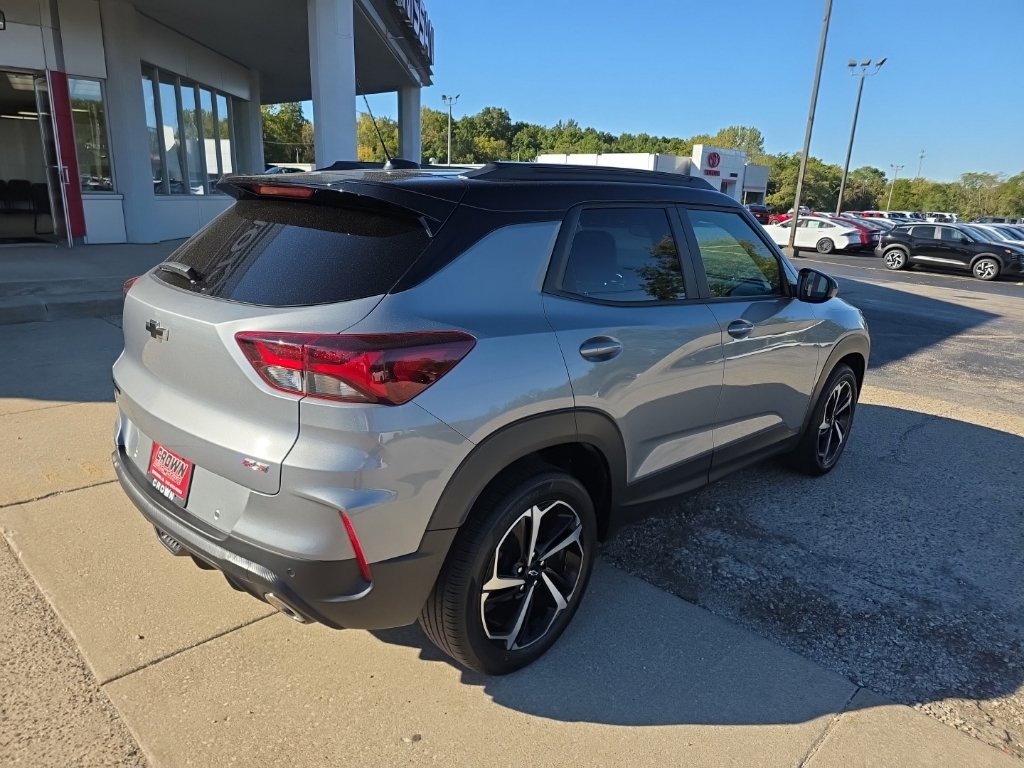 Used 2023 Chevrolet TrailBlazer RS w/ Sun and Liftgate Package FWD image 3