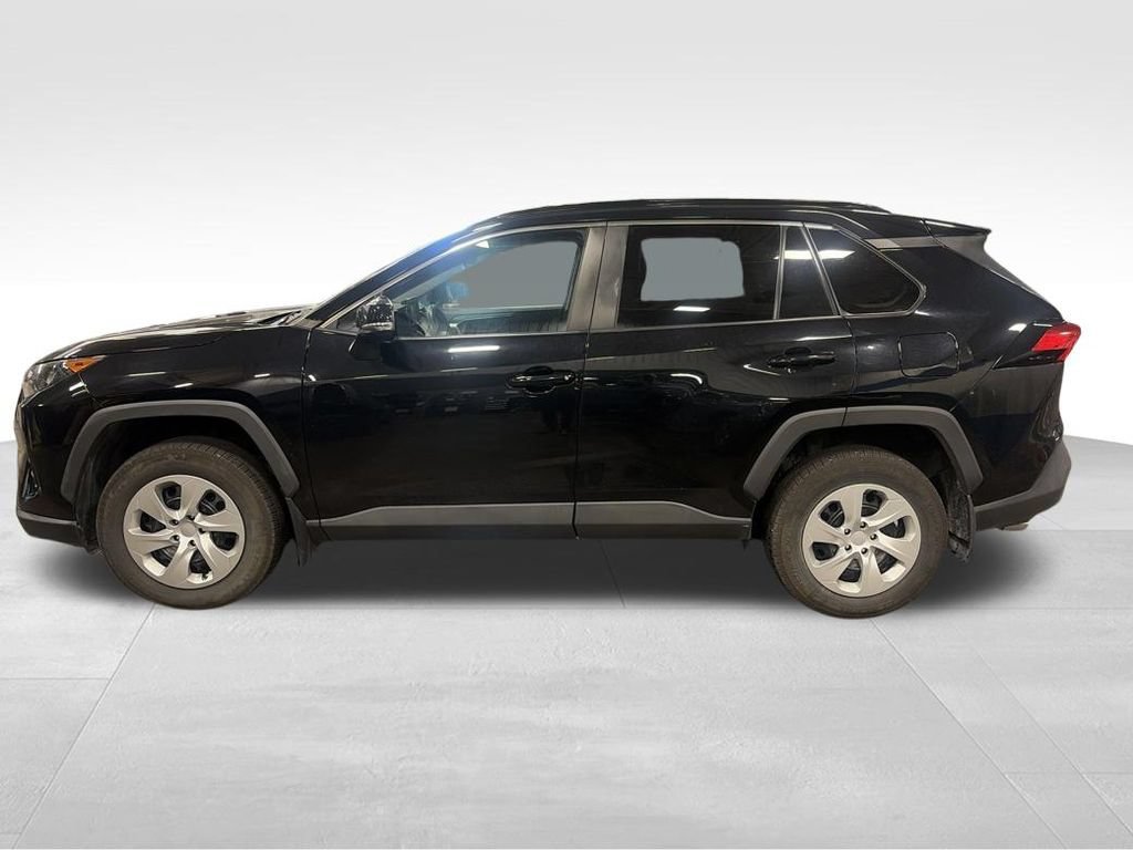 Used 2019 Toyota RAV4 LE AWD/4WD image 3