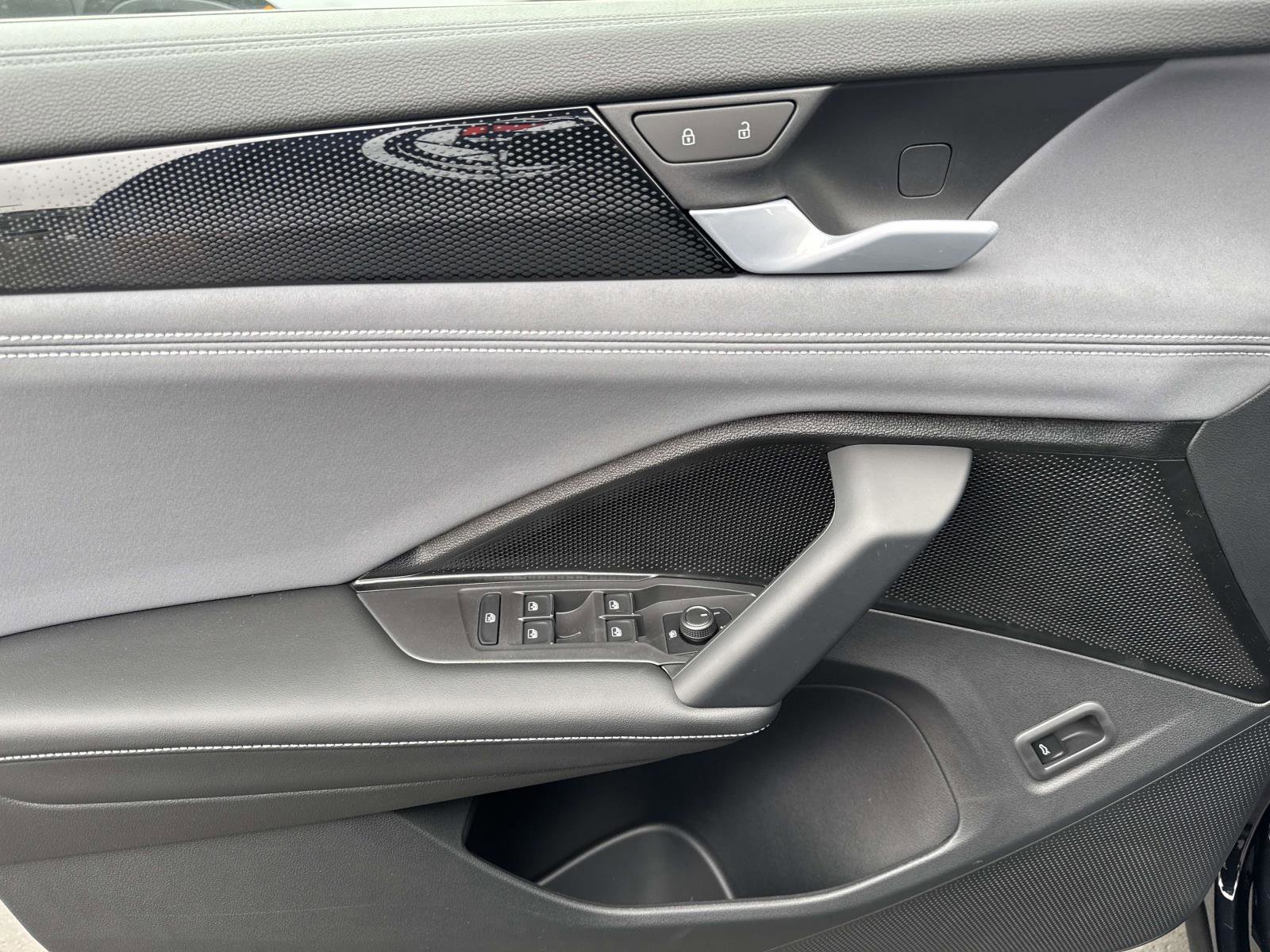 New 2026 Volkswagen Tiguan SE FWD image 17