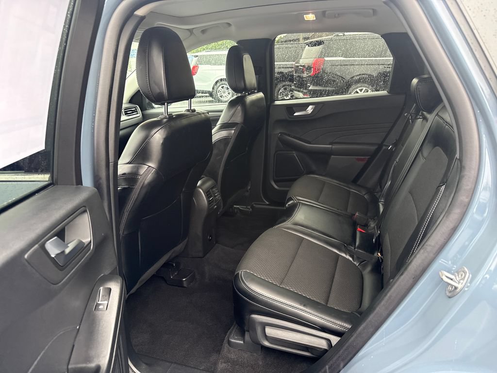 Used 2025 Ford Escape SE FWD image 13