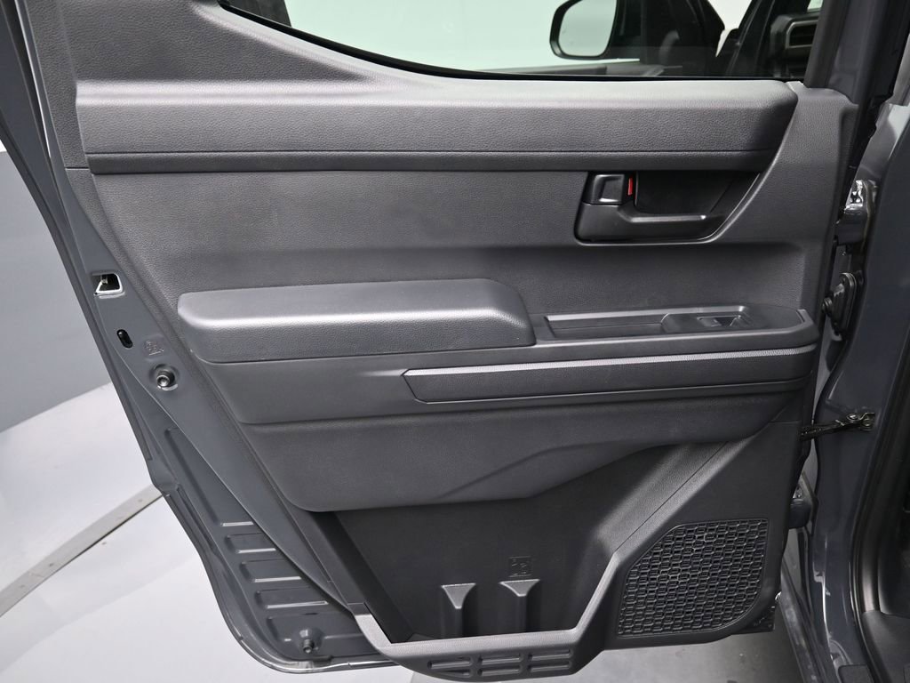 Certified 2025 Toyota Tacoma SR5 AWD/4WD image 31